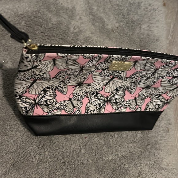 Betsey Johnson oversized Cosmetics Bag - Picture 1 of 7